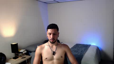 Snapshot of yeff_stone chatting on July 22, 12:57 am yeff online show from July 22, 12:57 am