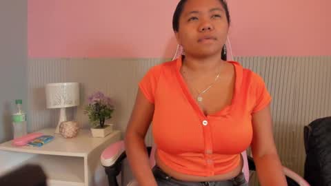 Snapshot of yeika_foxy chatting on April 4, 11:29 am yeika_foxy online show from April 4, 11:29 am