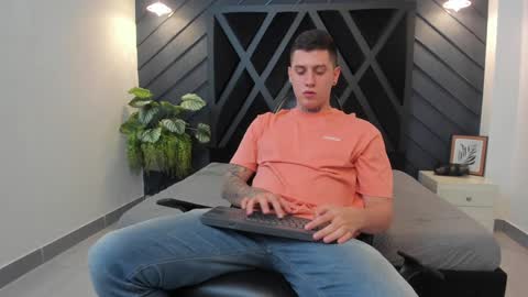 YEIKO ROMERO online show from December 19, 11:25 pm