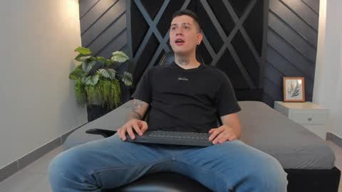 YEIKO ROMERO online show from December 27, 11:21 pm