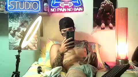 yeisoncastellanos1999 online show from November 18, 6:34 pm