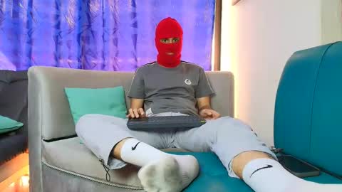 yeisongomezz online show from December 14, 7:07 pm