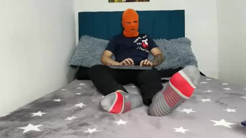 yeisongomezz online show from December 18, 3:29 pm