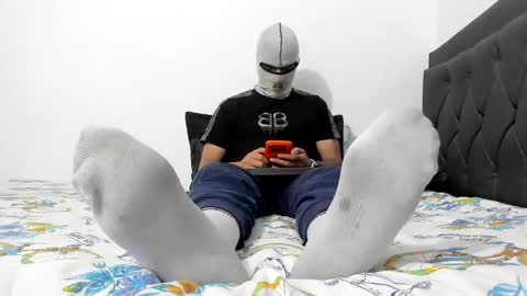 yeisongomezz online show from June 8, 11:49 pm