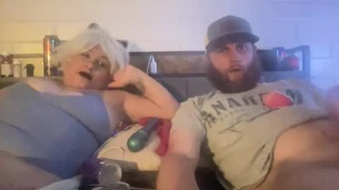 Snapshot of yekim69 chatting on May 1, 7:46 am Jennmike online show from May 1, 7:46 am