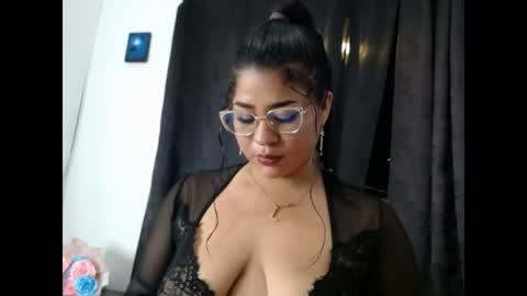 yelly online show from June 19, 2:27 am