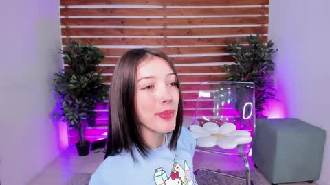 Snapshot of yen_lo chatting on March 30, 3:24 pm Yen online show from March 30, 3:24 pm