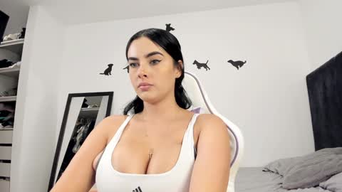 Snapshot of yenifer016 chatting on January 7, 2:31 am yenifer016 online show from January 7, 2:31 am