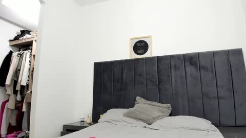 Snapshot of yenifer016 chatting on January 28, 5:00 am yenifer016 online show from January 28, 5:00 am