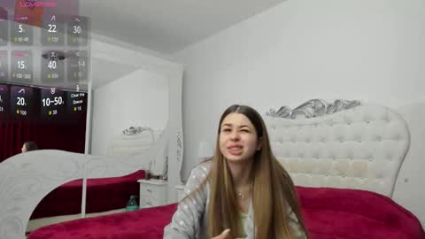 Snapshot of yennefer13 chatting on March 19, 9:30 pm yennefer13 online show from March 19, 9:30 pm