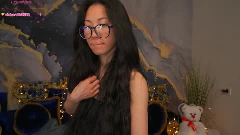 Snapshot of yennstar chatting on March 6, 9:00 pm yennstar online show from March 6, 9:00 pm