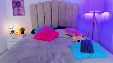 yensy_hott online show from July 17, 7:08 pm