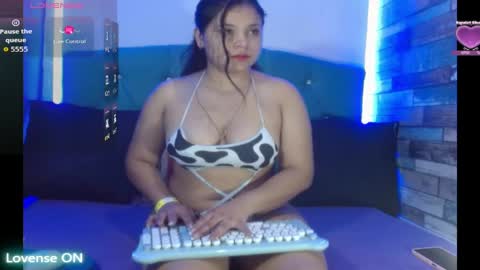 Snapshot of yesamin_stone18 chatting on June 6, 12:10 pm yesamin_stone18 online show from June 6, 12:10 pm
