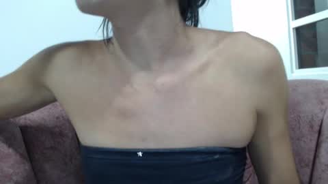 yessica and andres online show from April 27, 4:21 am