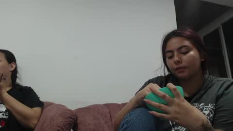 yessica and andres online show from May 7, 2:28 am
