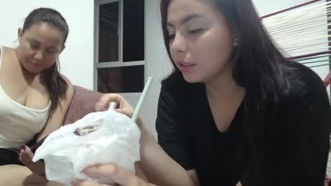 Snapshot of yessica_08 chatting on May 11, 3:12 am yessica and andres online show from May 11, 3:12 am