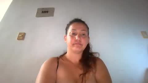 yessica and andres online show from August 1, 1:49 am