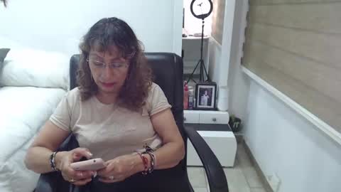 jessy online show from December 6, 10:52 pm