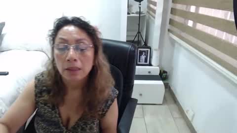 jessy online show from December 10, 7:11 pm