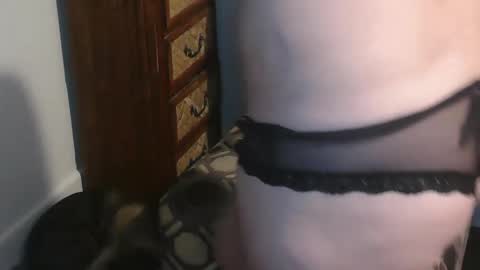 CUMONURFACE online show from January 9, 9:58 pm