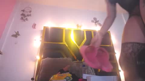 Snapshot of yeyecandy chatting on June 10, 12:26 pm yeyecandy online show from June 10, 12:26 pm