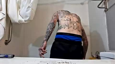 Snapshot of yfwb69xxx chatting on November 3, 10:49 am yfwb69xxx online show from November 3, 10:49 am