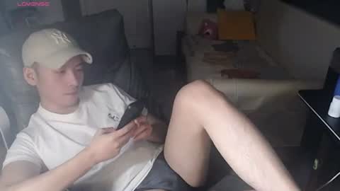 yichen009 online show from July 24, 1:42 pm