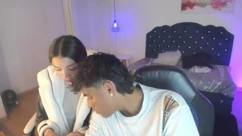Snapshot of yiing_and_yang chatting on September 8, 7:24 pm Yiing and yang online show from September 8, 7:24 pm