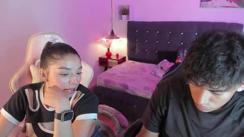 Snapshot of yiing_and_yang chatting on September 17, 10:44 pm Yiing and yang online show from September 17, 10:44 pm