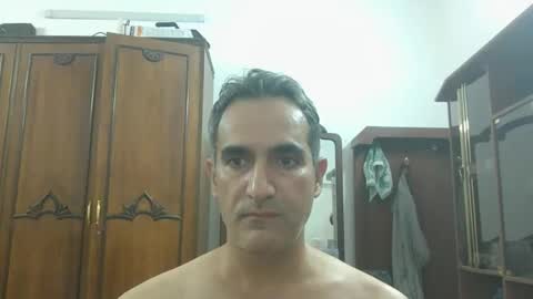 yilmazburak80 online show from September 14, 1:21 pm