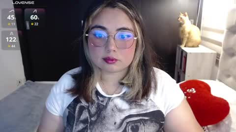 hii i am yini online show from June 9, 2:01 am
