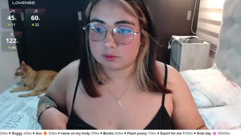 hii i am yini online show from June 25, 3:06 am