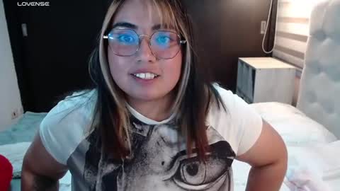 hii i am yini online show from July 7, 6:47 am