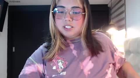 hii i am yini online show from July 23, 1:58 am