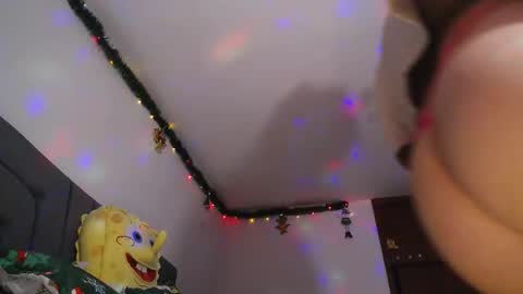 Yiny online show from December 12, 10:45 am