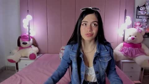 Snapshot of yinyang_luar chatting on November 30, 11:36 am yinyang_luar online show from November 30, 11:36 am