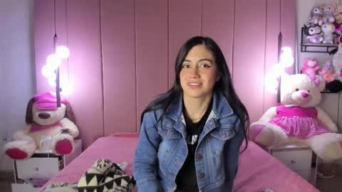 Snapshot of yinyang_luar chatting on December 14, 11:15 am yinyang_luar online show from December 14, 11:15 am