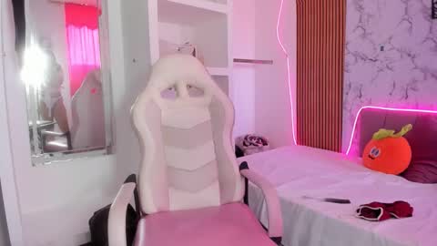 yised online show from February 10, 2:21 pm