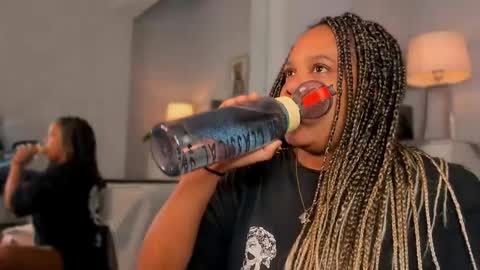 roxie reyes  online show from September 14, 3:16 am