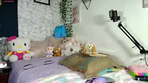 Snapshot of yiyii9 chatting on June 25, 12:42 pm yiyii9 online show from June 25, 12:42 pm