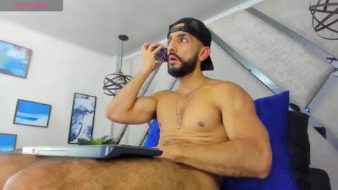 Yiyo online show from January 17, 11:06 am