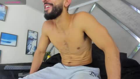 Yiyo online show from January 28, 4:29 am