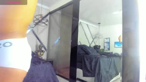 Yiyo online show from February 5, 10:08 am