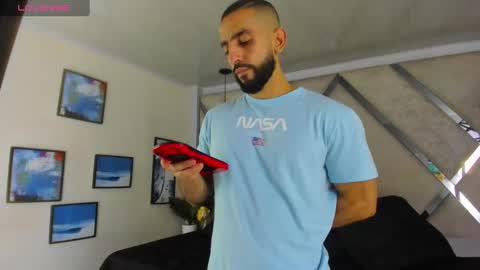 Yiyo online show from February 13, 4:43 am