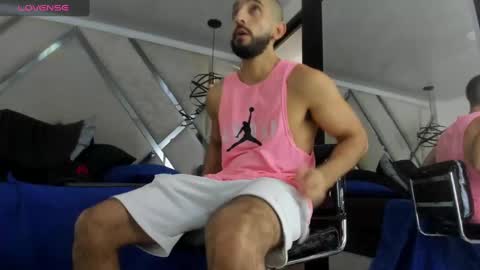 Yiyo online show from March 9, 4:55 pm