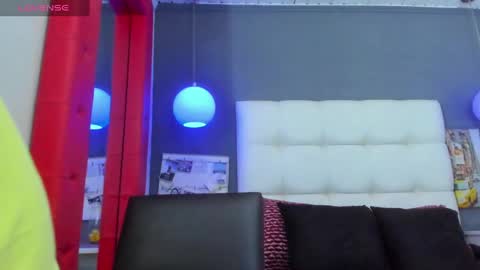 Yiyo online show from October 10, 3:38 am