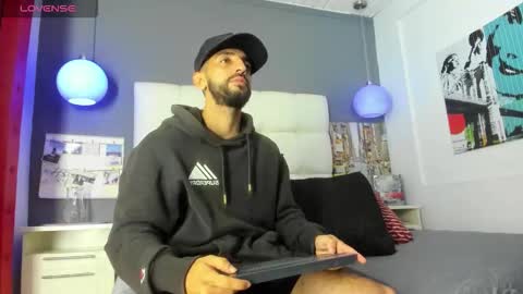 Yiyo online show from October 15, 11:38 pm