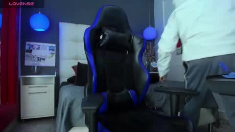 Yiyo online show from November 16, 5:02 am