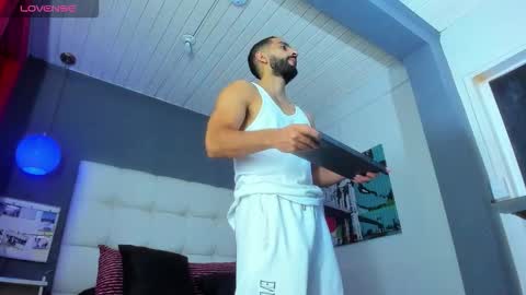 Yiyo online show from March 20, 8:57 pm