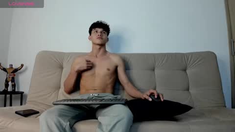 Snapshot of yizus_bonz chatting on October 2, 11:45 pm yizus_bonz online show from October 2, 11:45 pm